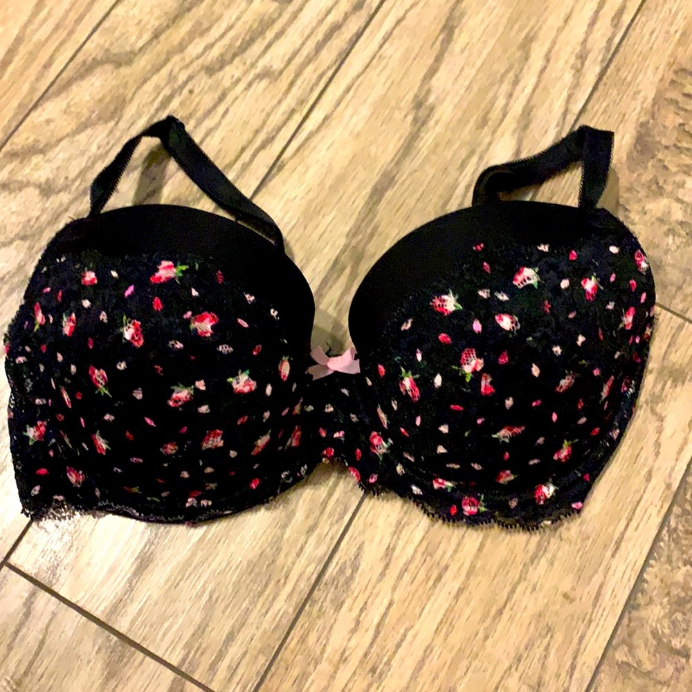 32dd Demi Victoria secret bra